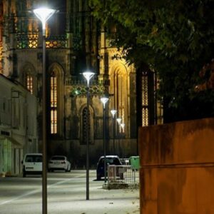 LUMINÁRIA EXTERNA PARA ESTACIONAMENTOS
